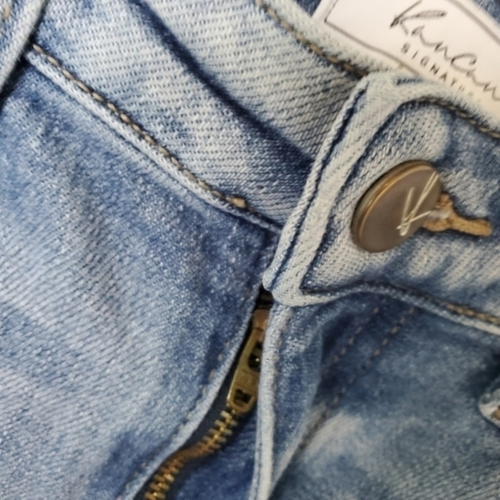 KanCan Signature Women's Mid Rise Ankle Skinny Jean in Cropped Stretch‎ Denim - Picture 3 of 12